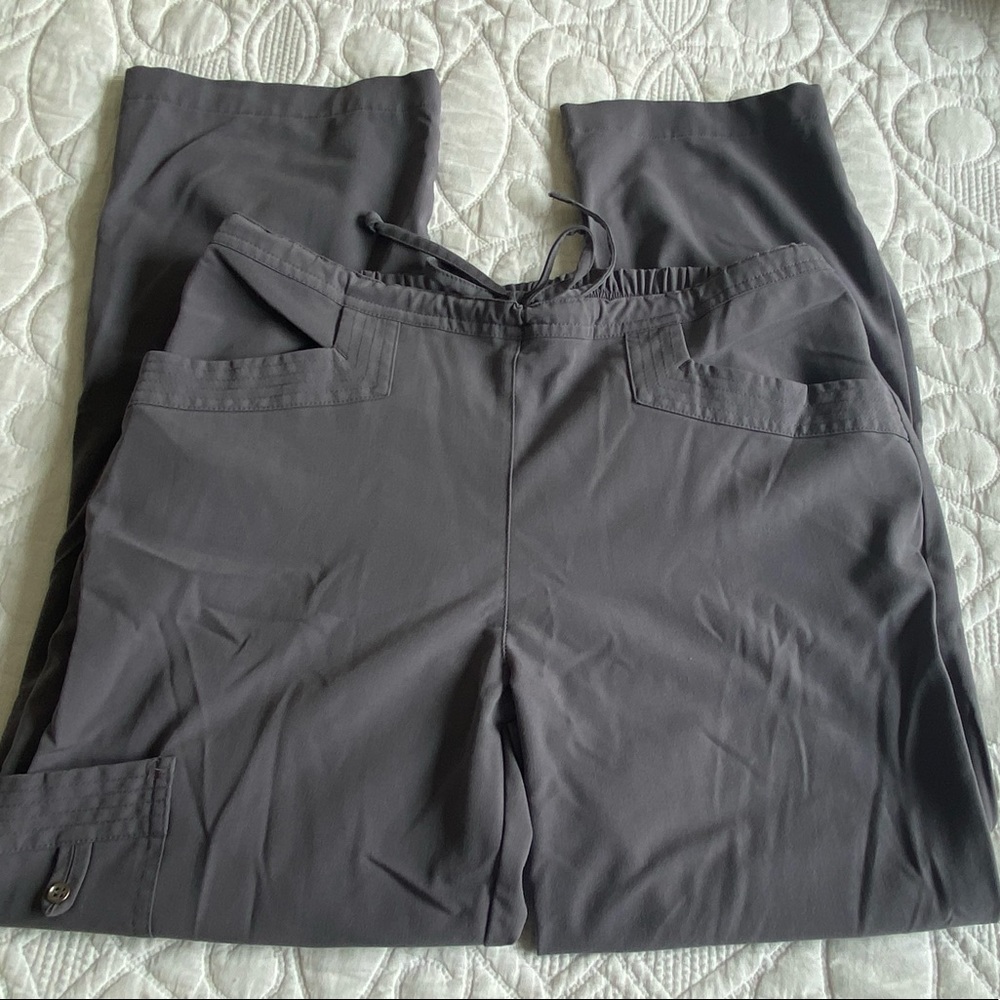 Greys Amatomy scrub pants, small, gray